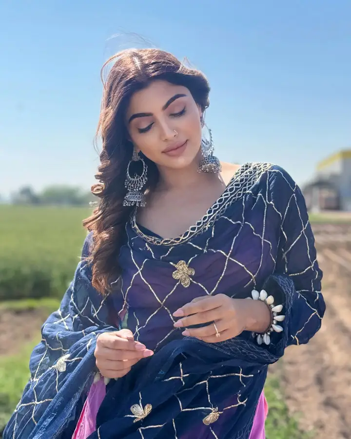 Akansha Puri Biography 